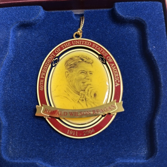 Ronald Regan Presidential Foundation vintage 2005 ornament NIB Christmas holiday - Picture 1 of 5